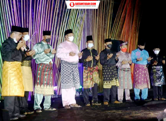 Bupati Kepulauan Anambas dan FKPD saat gelar doa bersama